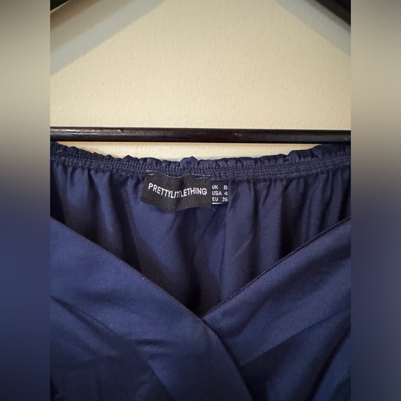 Blue satin off the shoulders dress pretty little thing size small - Picture 5 of 7